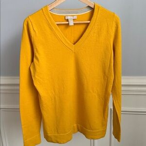 Banana Republic Women's Mustard Yellow V-Neck Pullover Merino Wool Sweater L
